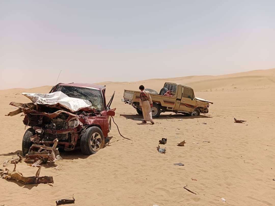 حادث مروري مروع بصحراء مأرب يخلف ضحايا وأضرار جسيمة..