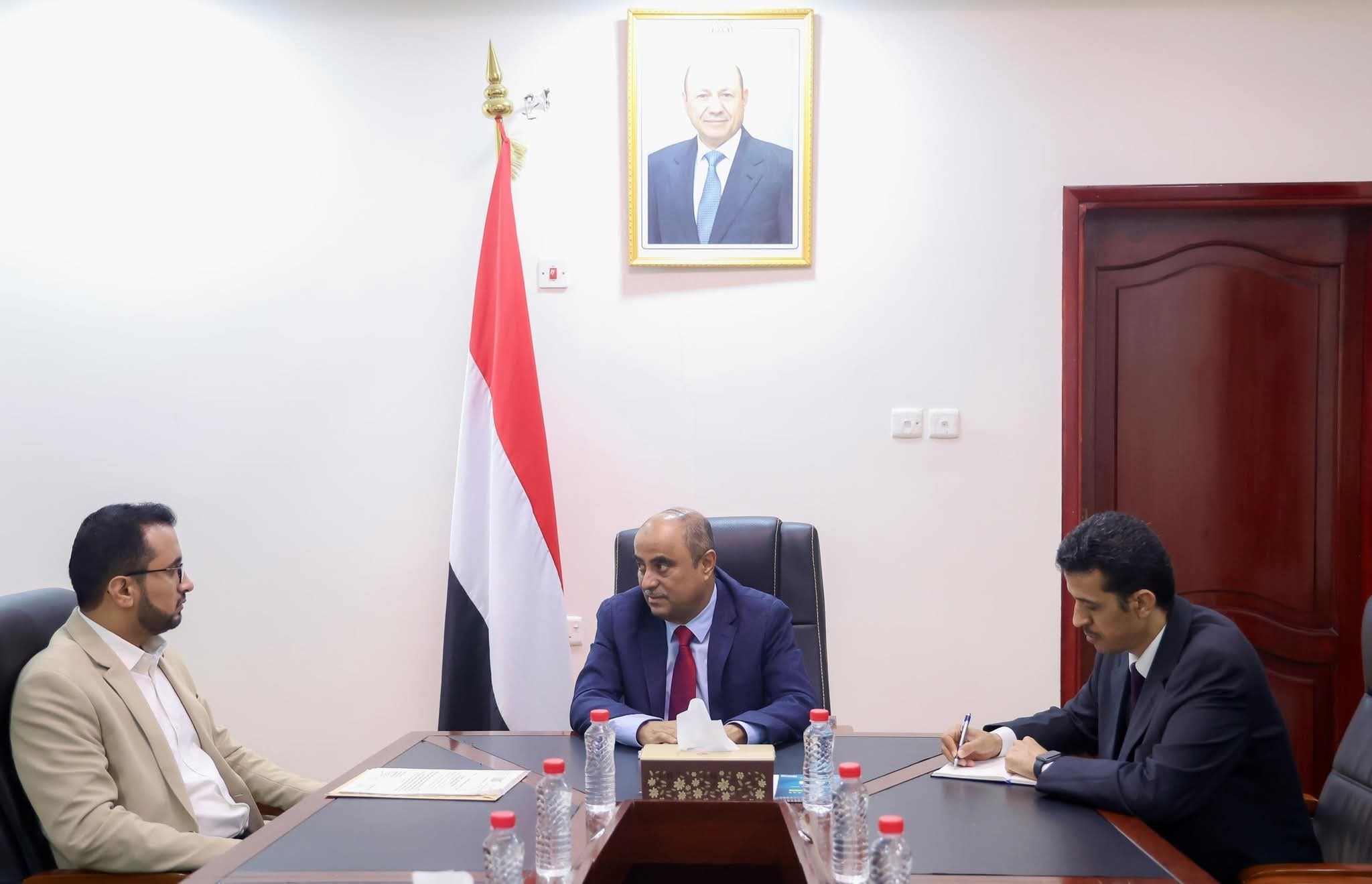 حذرت بسحب الأراضي المقدمة لهم.. الحكومة اليمنية تمنح فرصة نهائية للمستثمرين غير الملتزمين بتنفيذ مشاريعهم