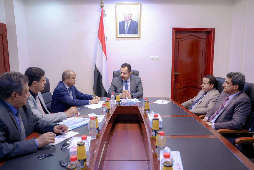 الحكومة اليمنية: تدبيرات فورية لتأمين معيشة المواطنين في مناطق الحوثي. 