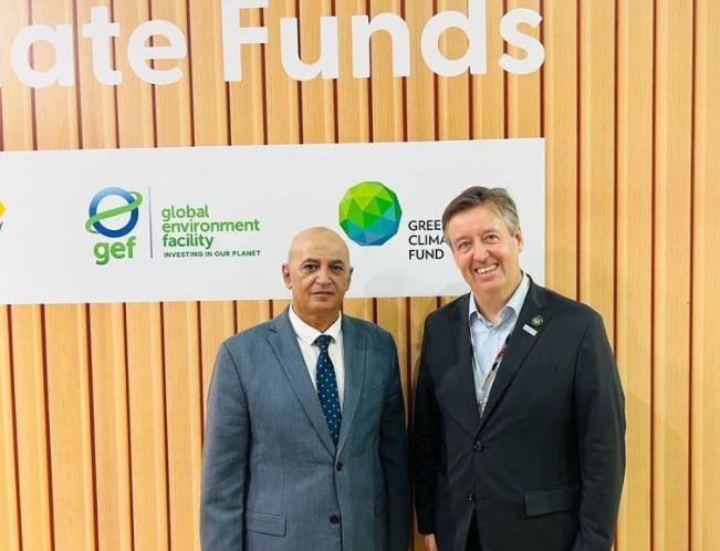 وزير المياه والبيئة يبحث مع صندوق المناخ الأخضر دعم مشاريع التكيف في اليمن