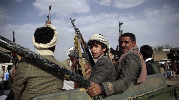 بينهم أطفال .. مليشيا الحوثي تختطف عشرات المواطنين في هذه المحافظة
