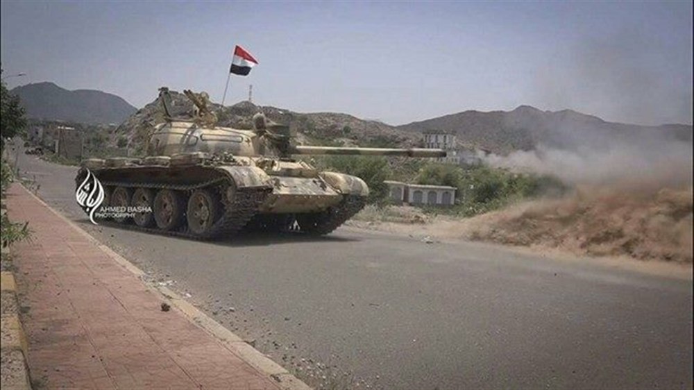 إعلان الحرب على المليشيا.. القوات الحكومية تستهدف مواقع الحوثيين في عدة جبهات (تفاصيل)
