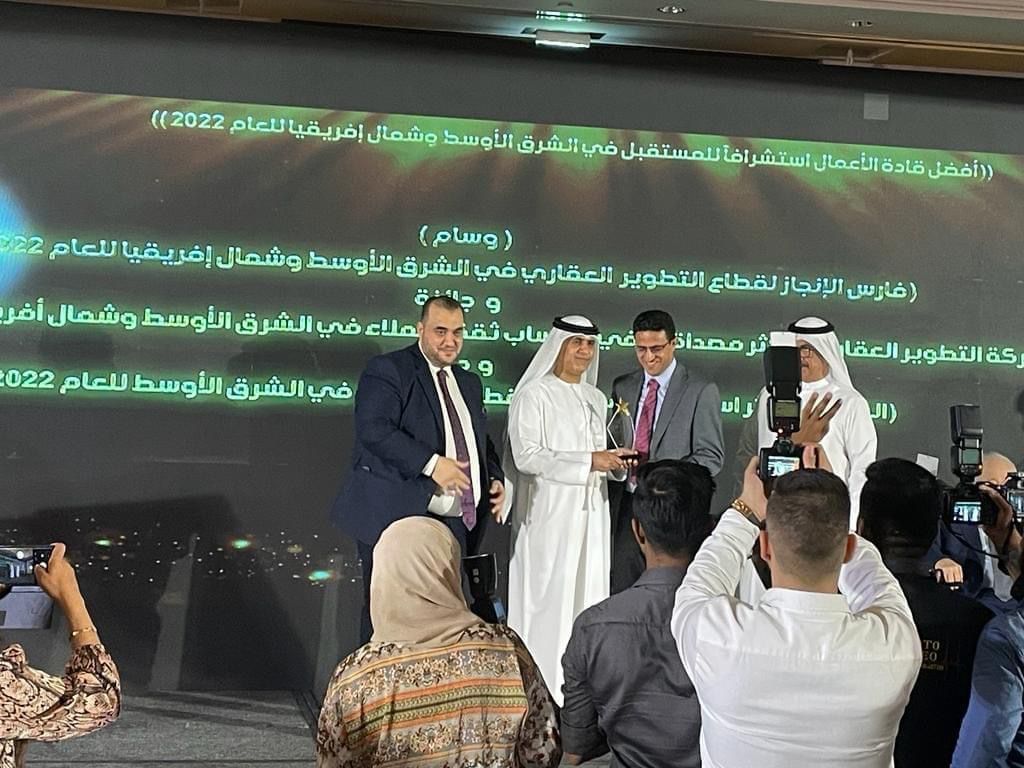 تكريم رجل أعمال يمني بوسام فارس الإنجاز في القطاع العقاري في الشرق الأوسط وشمال أفريقيا