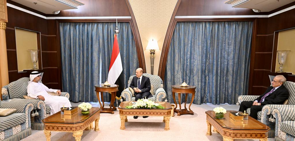 بشرى سارة.. الرئيس العليمي يستقبل السفير الإماراتي ويكشف عن موعد وديعة البنك المركزي