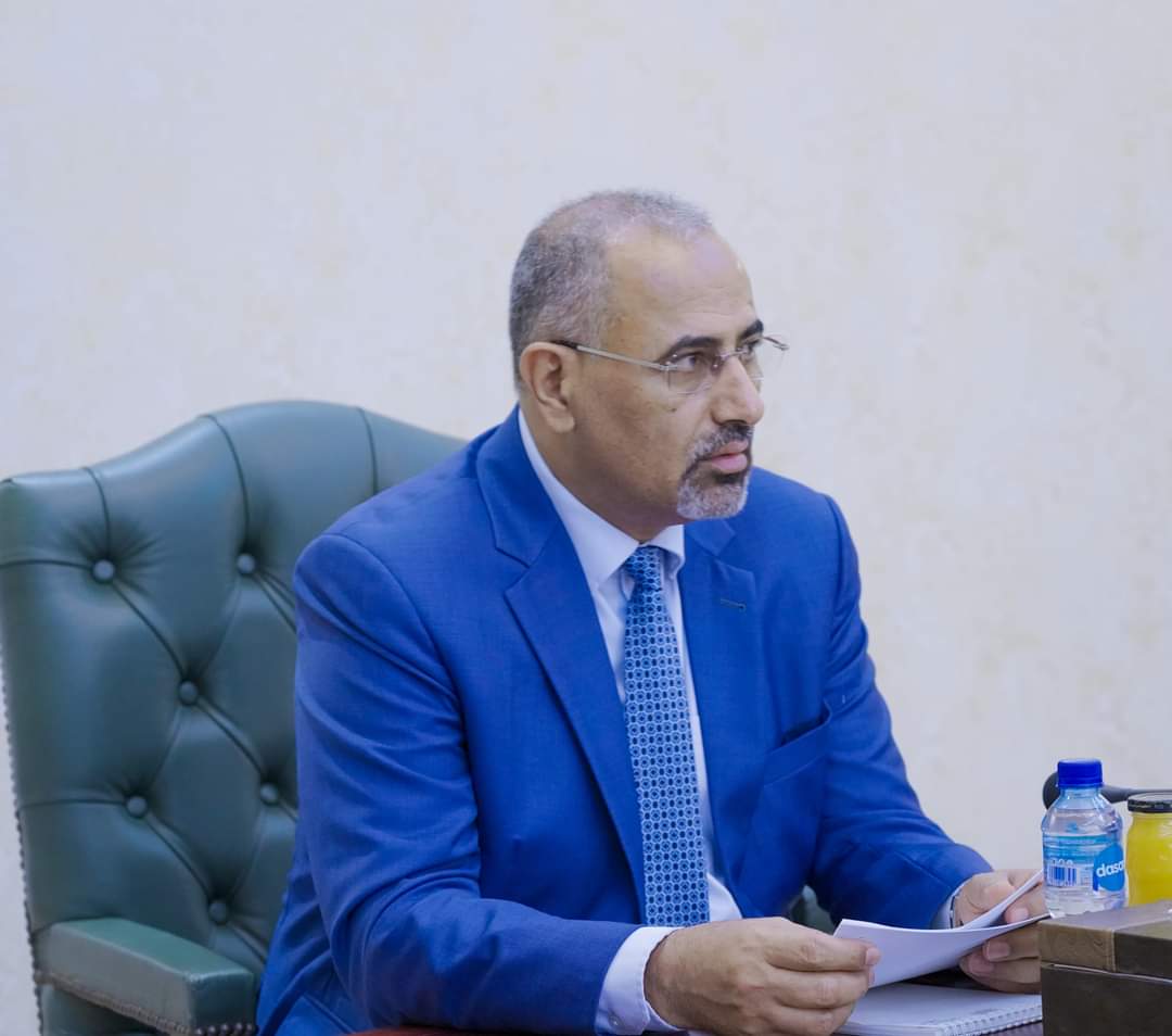 انقلاب على المجلس الانتقالي في عدن .. قيادي جنوبي يهين عيدروس الزبيدي بهذه العبارات؟! (تفاصيل صادمة)