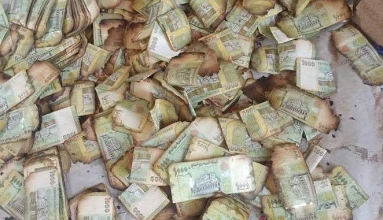 صادم .. إحراق ملايين الريالات من مرتبات الجيش في هذه المدينة وبدء انفطار الوضع عسكريا؟!