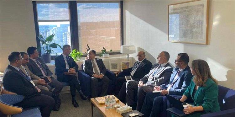 لقاءات يمنية مستمرة في واشنطن لإستقطاب مزيداً  من الدعم الاقتصادي