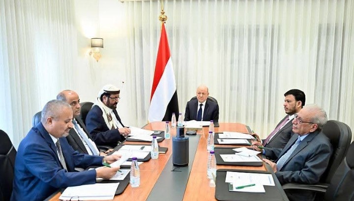 مجلس القيادة يستمع الى تقرير رئيس الوزراء بشأن مستوى التقدم في مسار الإصلاحات 