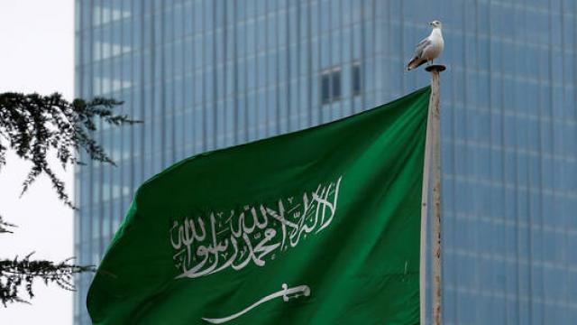 اتهاما مبطنا للإمارات من "امير سعودي" حول اقتحام قصر المعاشيق! 