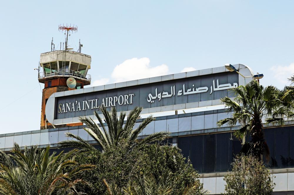 الخارجية اليمنية تنسق مع الدول  عربية للاستئناف رحلات مطار صنعاء 