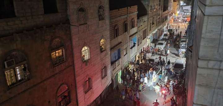 عاجل : انفجار مدوي في تعز ومراقبون يكشفون عن السبب