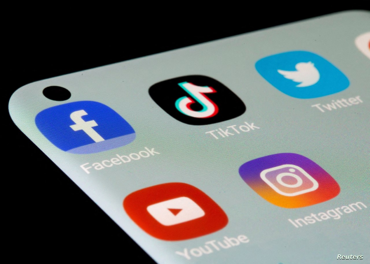 هل تقوض سياسات النشر حرية التعبير على شبكات التواصل الاجتماعي؟