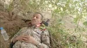 بعد خسائر قواته وتلقيهم ضربات كاسحة .. وزير دفاع الحوثيين مرميا على الارض “صورة”