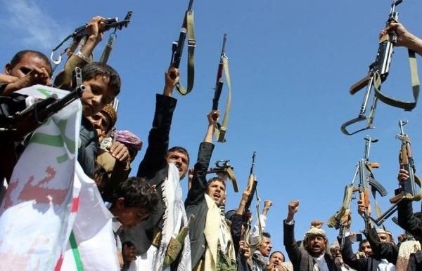 على طريقة إجرام المليشيا .. الحوثيون يقتحمون منزلا لشيخ رفيع في هذه المدينة اليمنية