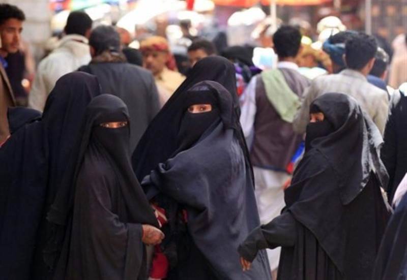 القيود الحوثية ضد النساء تدفع اليمنيات إلى المزيد من الفقر