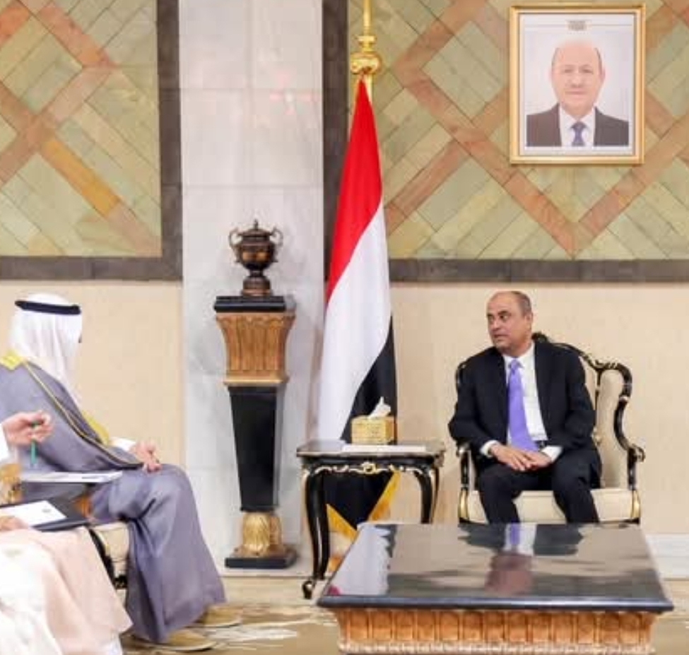 الكشف عن أسباب تأخير عودة رئيس الوزراء "بن بريك" إلى عدن