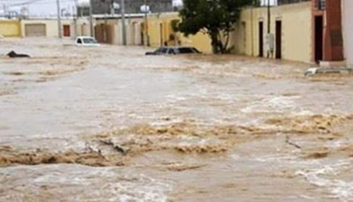 شاهد كيف حولت الأمطار الغزيرة المنازل بولاية صور في سلطنة عمان .. صورة