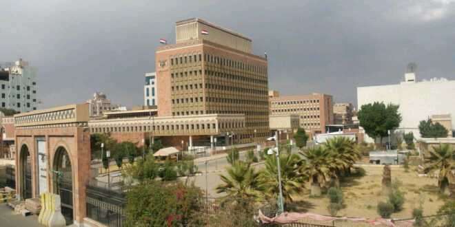 ﺯﻳﻦ ﺍﻟﻌﺎﺑﺪﻳﻦ ﺍﻟﻀﺒﻴﺒﻲ: بنك صنعاء يكتض بالأموال 