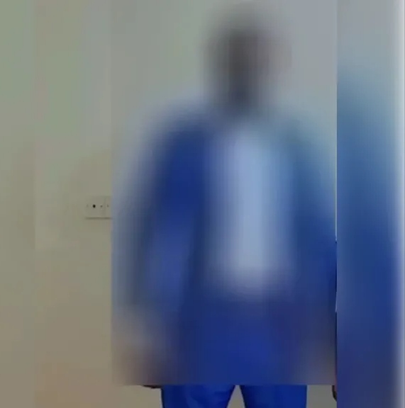 متهم بقيادة أخطر شبكات تهريب.. الأجهزة الأمنية في المهرة تعلن القبض على رئيس الجالية الإثيوبية