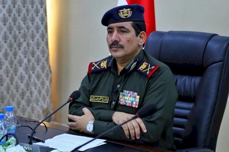 وزير الداخلية يستمع الى لمطالب المتظاهرين ويؤكد على الحفاظ على مؤسسات الدولة