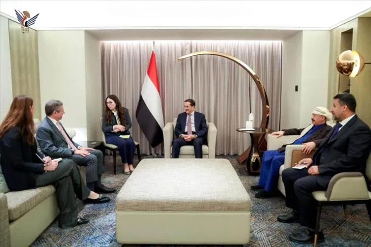 الشيخ عثمان مجلي خلال اللقاء بالسفير الامريكي يؤكد على ضرورة  حل القضايا الخلافية وفق هذا الأمر الهام !