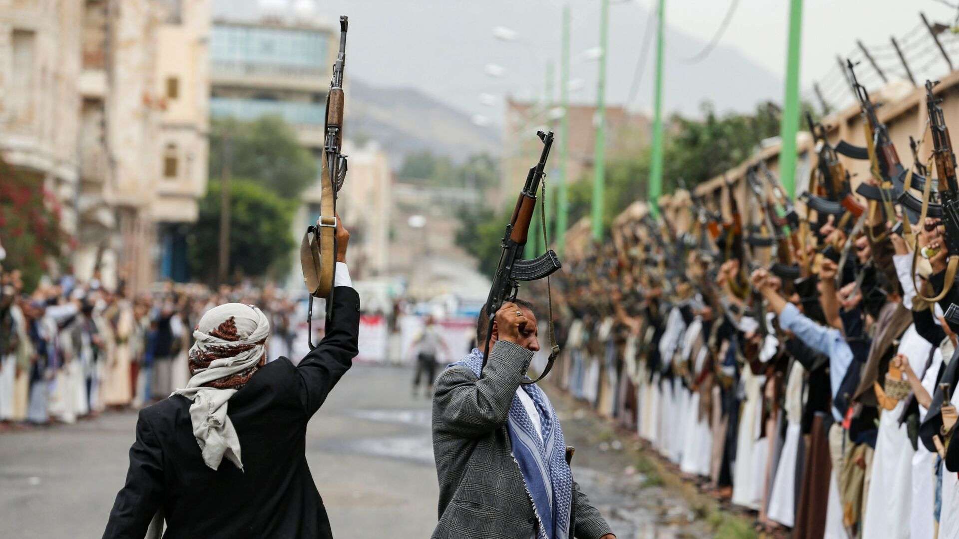 الكشف عن طريقة وحيدة لإنهاء الحرب في اليمن .. والطريقة تغضب الحوثي