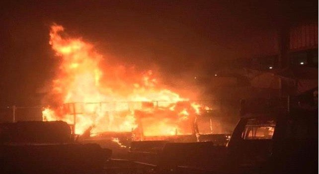 وفاة وإصابة ستة من عائلة واحدة.. إثر حريق بمنازل للمهاجرين الإثيوبيين في لبعوس!