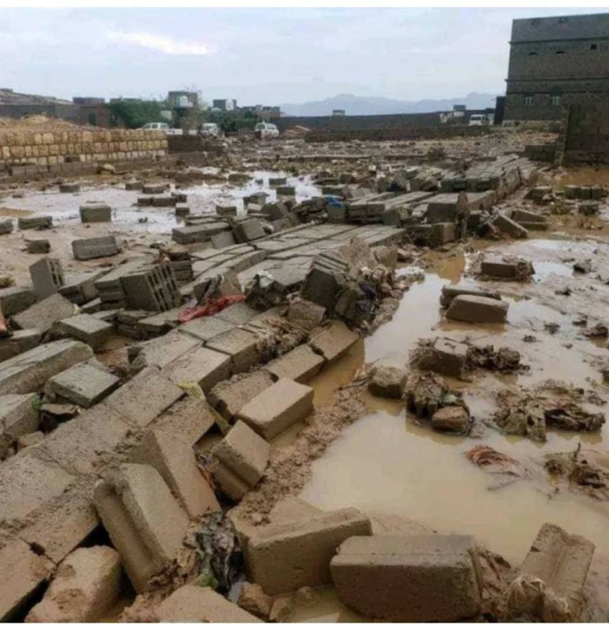 جراء البرد وسيول الأمطار.. وفاة وإصابة 11 شخصاً وتضرر منازل ومزارع وممتلكات في هذه المحافظة