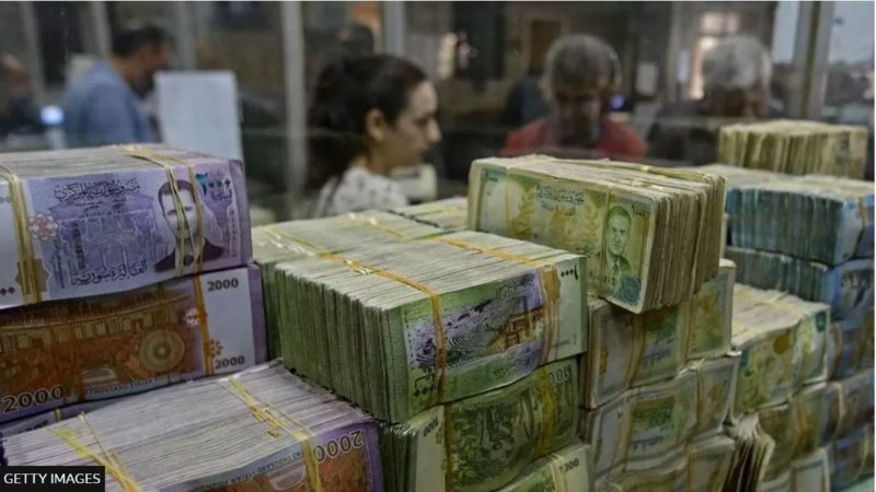 مليشيا الحوثي تعترف بأن إيرادات الاتصالات لوحدها كافية لصرف جميع مرتبات الموظفين!