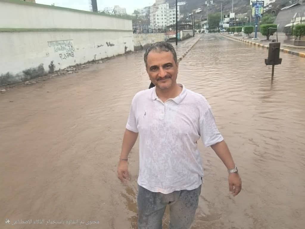 صور من النزول الميداني للمحافظ لملس بعد تأثر شوارع مدينة عدن بسيول الأمطار