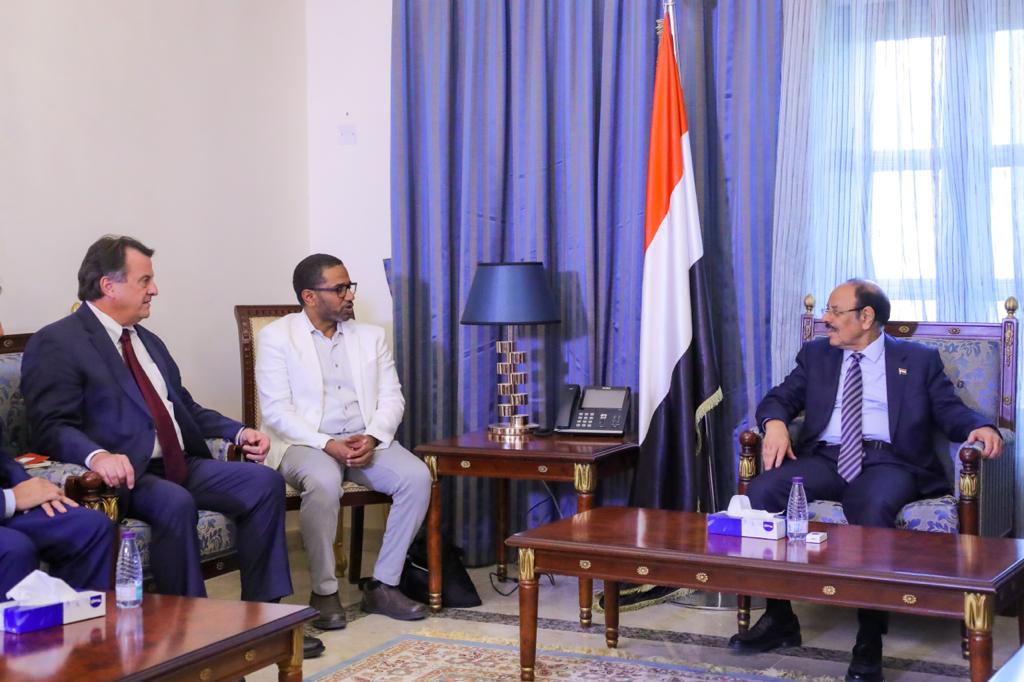 الفريق محسن : اعدام مليشيا الحوثي لـ 9 مدنيين أبرياء من تهامة يعتبر أحدث مثال على دموية الجماعة وإرهابها
