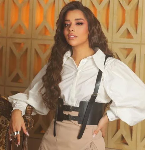 فنانة يمنية تفوز بجائزة هوليوود العالمية في الموسيقى .. الإسم والصورة