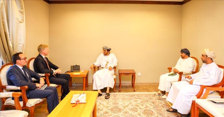 ماذا يجري ؟ .. تحرك أممي الى مسقط بحضور جماعة الحوثي 