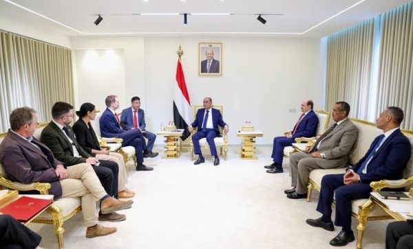 رئيس الحكومة اليمنية يدلي بأول تصريح له بعد عودته الى عدن