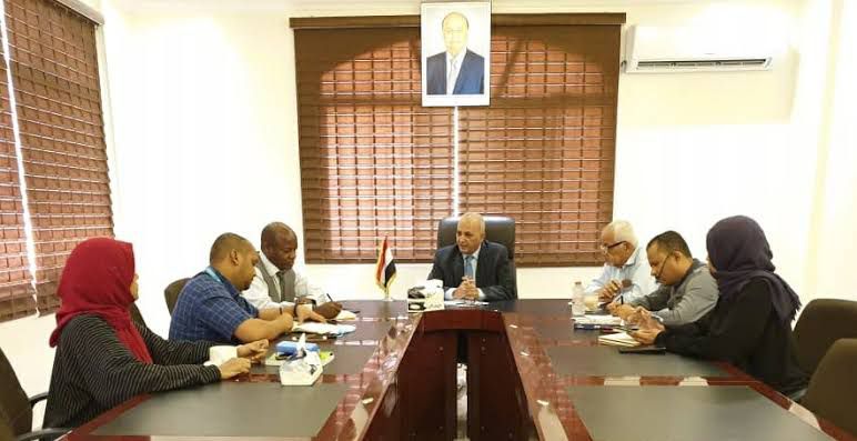 وزير المياة والبيئة يناقش مع اليونيسيف خطط ومشاريع الوزارة للعام القادم