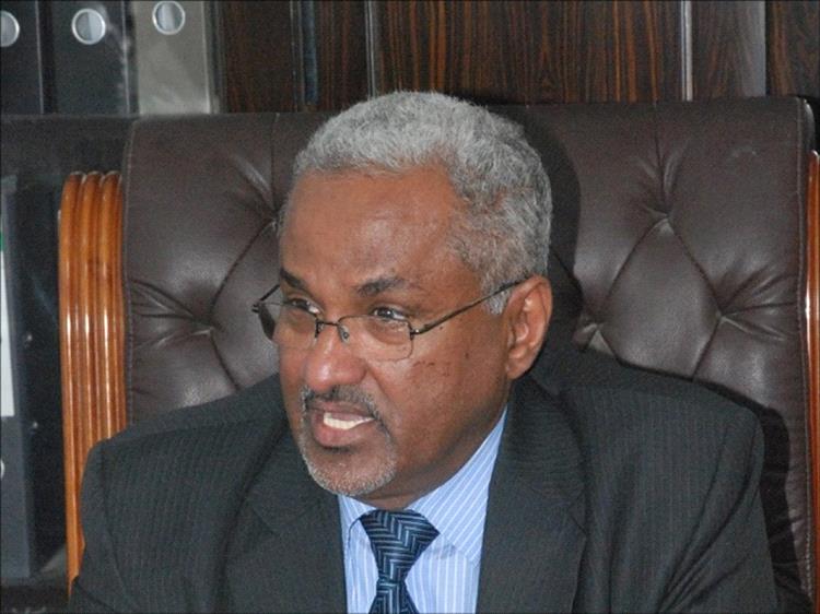 المستشار الرئاسي بدر باسلمه يكشف سبب تمدد الانتقالي الى حضرموت والمهرة