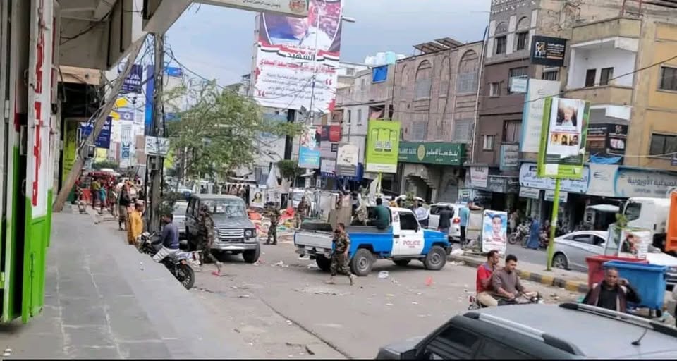 مسلحون يفضّون تجمع لمصلين في ساحة العدالة ويمنعون صلاة الجمعة والتظاهر