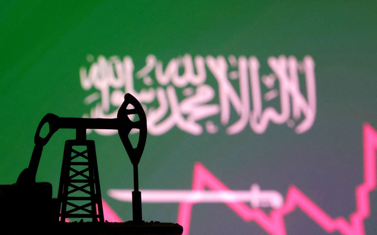 السعودية تضطر إلى تعديل هدف نمو الناتج غير النفطي