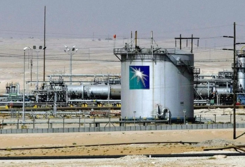 نيران  في مدينة جدة عقب هجوم جوي جديد استهدف اراضي المملكة 
