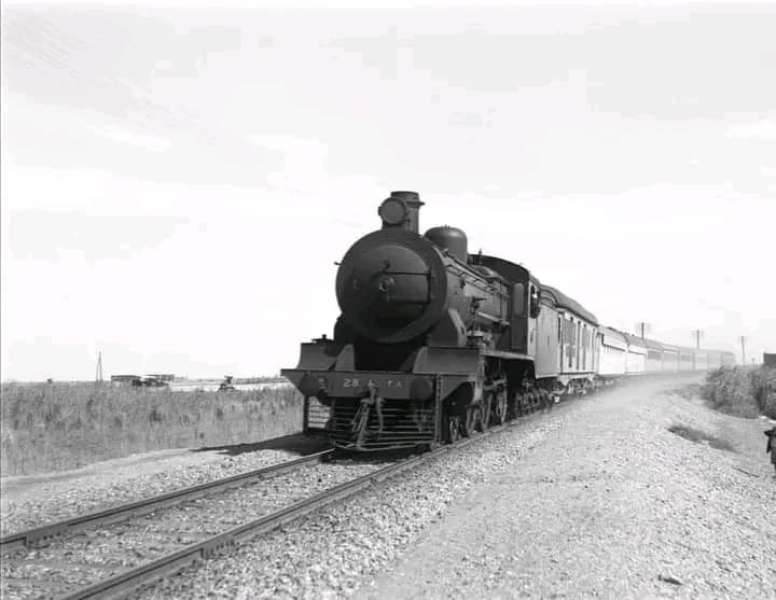 لن تصدق .. تعرف على سكك القطارات في اليمن والتي دمرها الإمام يحيى وباع الحديد كخردة! (صور)