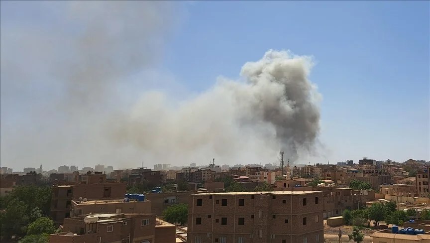 بعد ساعات من الهدوء.. انفجارات عنيفة تهز مدينة أم درمان السودانية