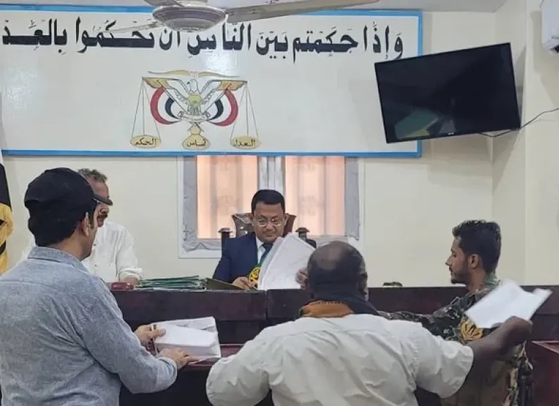 الحديدة.. محكمة الخوخة تصدر حكما قضائيا يقضي باستعادة آلاف الهكتارات من أراضي الدولة