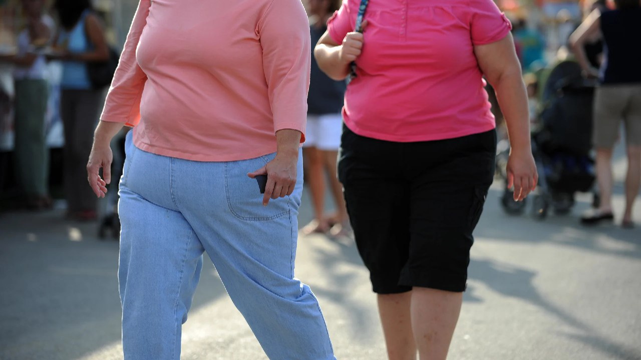 خطر مرعب.. دراسة تؤكد أن المراهقين الذين فقدوا الوزن بعد الجراحة يعانون من عظام أضعف