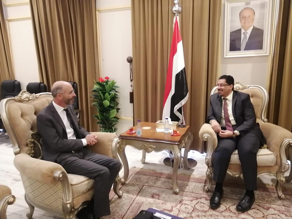 خلال لقائه المبعوث الأمريكي .. بن مبارك يحذر من الدور الإيراني الخبيث والمزعزع لاستقرار اليمن
