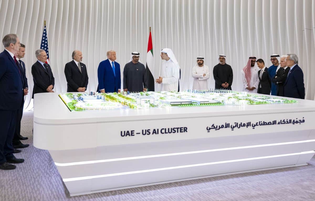 أمريكا تفتح بوابة الرقاقات المتقدّمة أمام G42.. الإمارات تصبح مركز الذكاء الاصطناعي العالمي الجديد