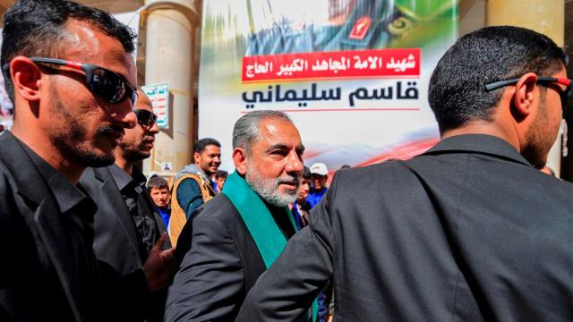 الكشف عن خفايا هروب مندوب إيران من صنعاء والنتيجة فادحة جداً 
