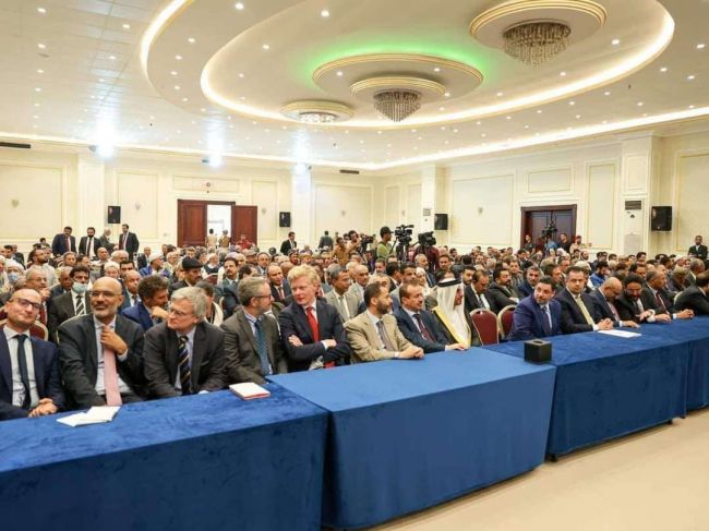 مصادر تكشف عن تتغيرات جديدة وكبيرة قادمة ستشمل وزارات سيادية ومحافظين وسفارات ..تابع التفاصيل 