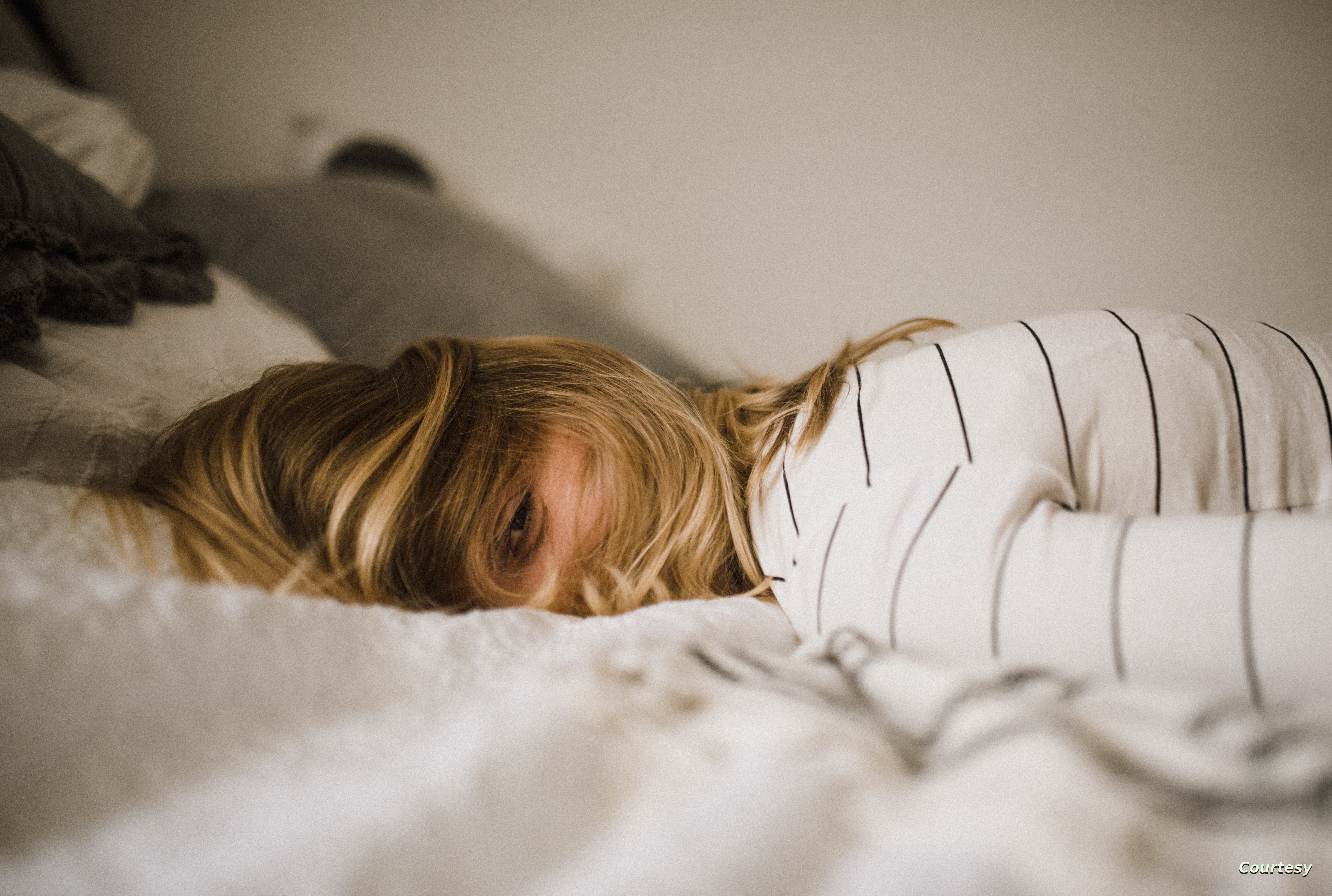 لن تصدق لماذا النساء أكثر عرضة لمشكلات النوم من الرجال!