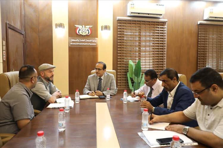 مباحثات يمنية فرنسية لتحسين الوضع الصحي في "اليمن"