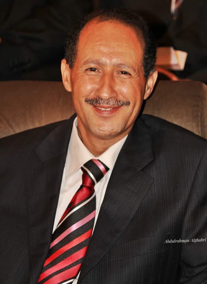 صحفي شهير يتحسر حزناً على رحيل ثلاث شخصيات يمنية دون أن يراها .. وهذا ما قاله عن مصر !!